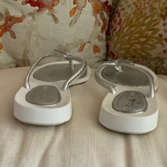 ColeHaan Silver/White “Bikini” Sandal Fun Feminine - Picture 12 of 13